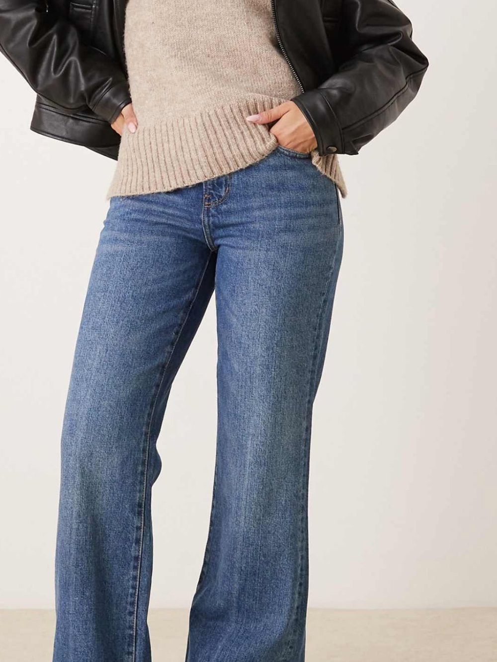 Gina Tricot Mid-Rise Straight Leg Jeans